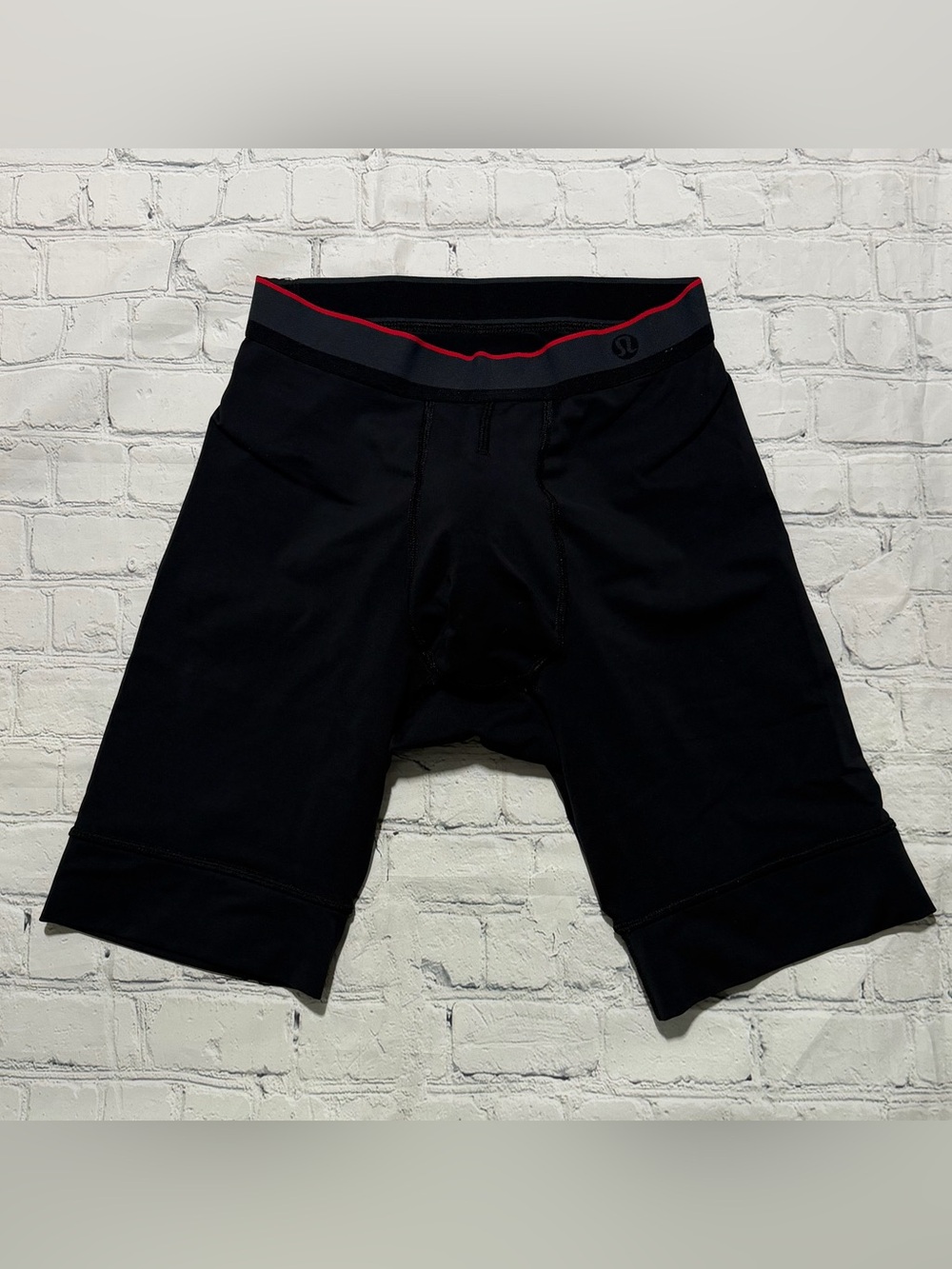 lululemon athletica Men's compression work out shorts size M